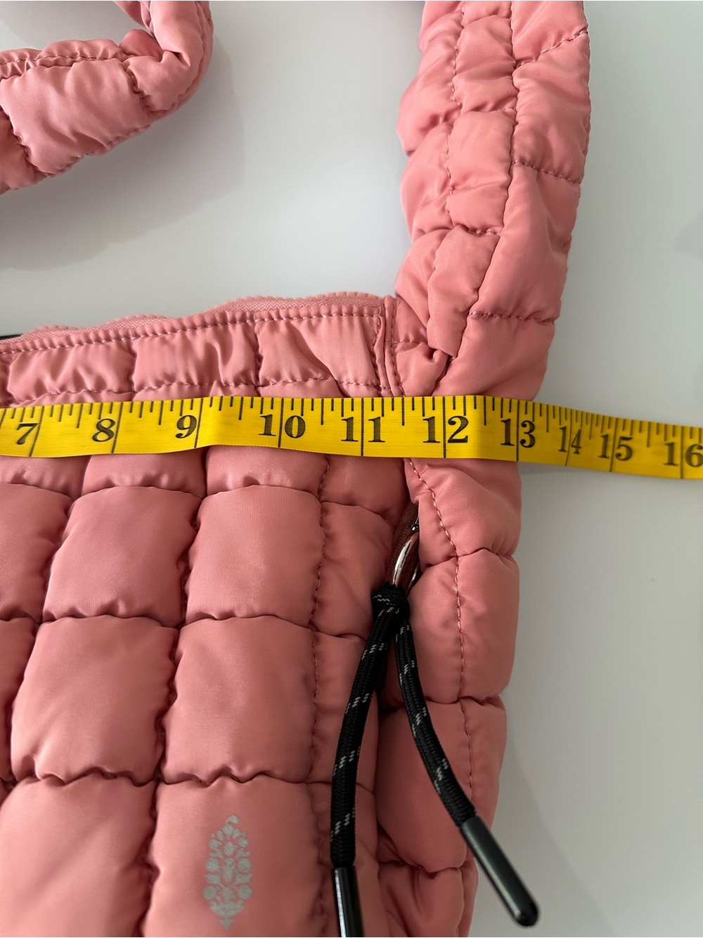 Free People Movement Carryall pink quilted bag. New, without tag. - Picture 10 of 15